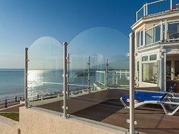 Beachside Apartment On The Beach