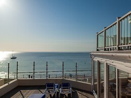 Beachside Apartment On The Beach