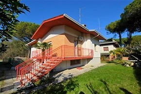 Villa a Lignano Riviera with air conditioning