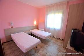 Villa a Lignano Riviera with air conditioning