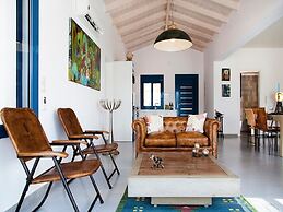 Zidanos Luxurious Villa