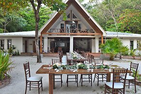 Casa Cecilia Beach Front