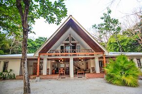 Casa Cecilia Beach Front