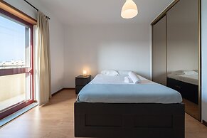 House and People - Feliciano Ramos