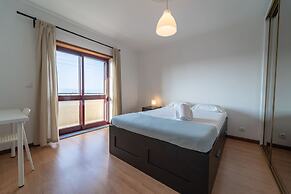 House and People - Feliciano Ramos