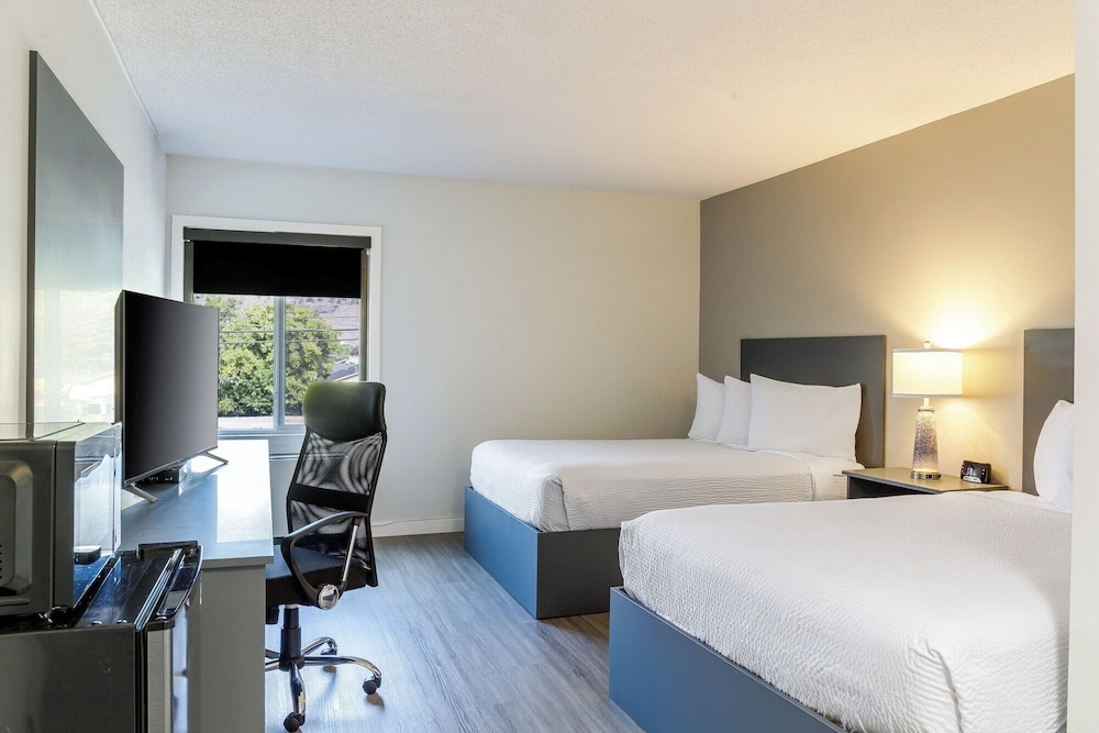 Motel 6 Merritt BC