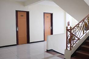 RedDoorz Plus near Senen