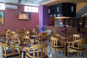 RedDoorz Plus near Senen