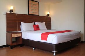 RedDoorz Plus near Senen