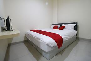 RedDoorz Plus near Mall Ciputra Jakarta