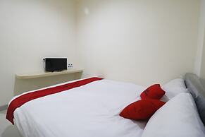 RedDoorz Plus near Mall Ciputra Jakarta