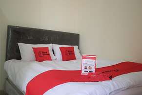 RedDoorz Plus near Mall Ciputra Jakarta