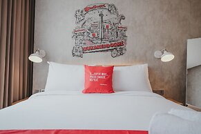 RedDoorz Plus @ Thamrin