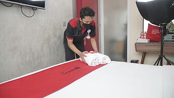 RedDoorz Plus @ Thamrin