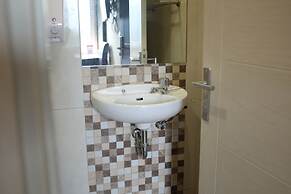 RedDoorz Plus @ Thamrin