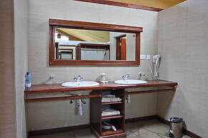 Simba & Oryx Nature Camp