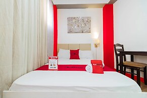 RedDoorz near Quirino Station