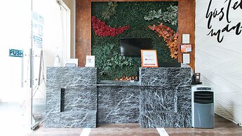 RedDoorz near Quirino Station