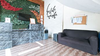 RedDoorz near Quirino Station