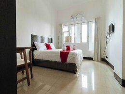RedDoorz Plus @ Banawe Quezon City Weekly Stay