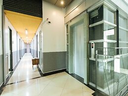 RedDoorz Plus @ Banawe Quezon City Weekly Stay