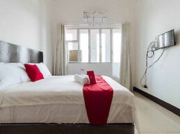 RedDoorz Plus @ Banawe Quezon City Weekly Stay