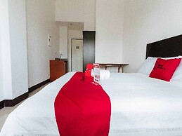 RedDoorz Plus @ Banawe Quezon City Weekly Stay