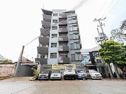 RedDoorz Plus @ Banawe Quezon City Weekly Stay