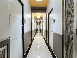 RedDoorz Plus @ Banawe Quezon City Weekly Stay