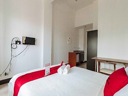 RedDoorz Plus @ Banawe Quezon City Weekly Stay