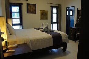 Phuket Gay Home Stay - Caters to Men