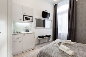 Budapest Holidays Fashion