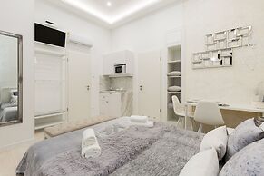 Budapest Holidays Fashion