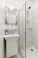 Budapest Holidays Fashion