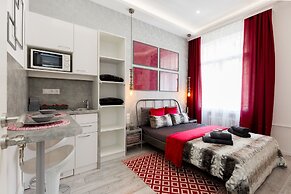 Budapest Holidays Fashion