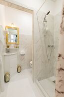 Budapest Holidays Fashion