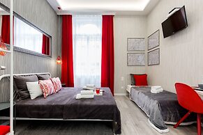 Budapest Holidays Fashion