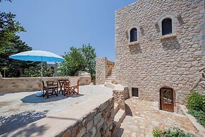 Arapakis Historic Castle