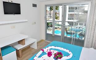 Clover Magic Altinkum Park Hotel