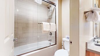 Mammoth Green #214 3 Bedroom Condo