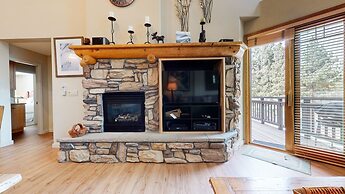 Mammoth Green #214 3 Bedroom Condo