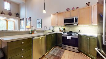 Mammoth Green #214 3 Bedroom Condo