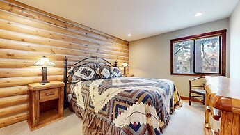 Summit #81 1 Bedroom Condo