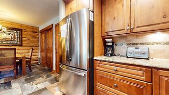 Summit #81 1 Bedroom Condo