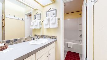 Summit #3 1 Bedroom Condo