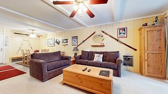 Summit #3 1 Bedroom Condo