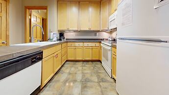 Summit #55 1 Bedroom Condo