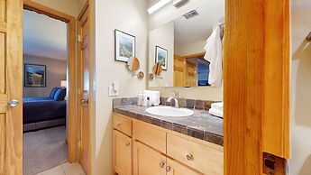 Summit #55 1 Bedroom Condo