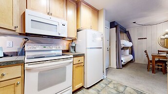 Summit #55 1 Bedroom Condo