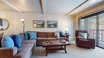 Summit #55 1 Bedroom Condo